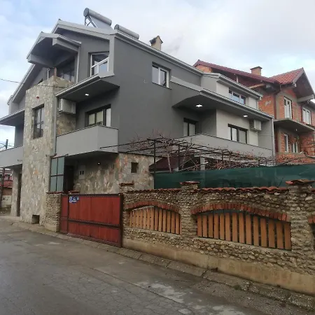 بيت شباب & Academy بريليب