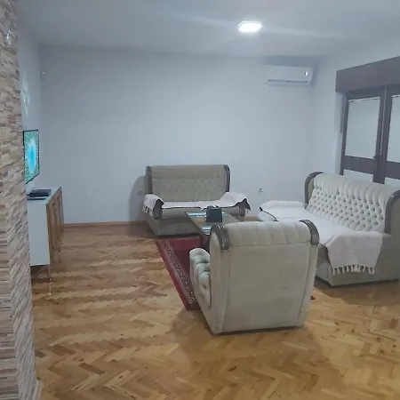 بيت شباب & Academy